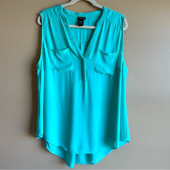 Torrid Womens Blouse Harper Georgette Sleeveless Bright Blue Collarless Tank 1X - Picture 3 of 16